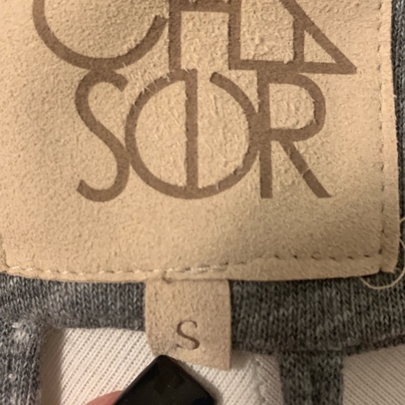 Chaser top size Small - Picture 3 of 3